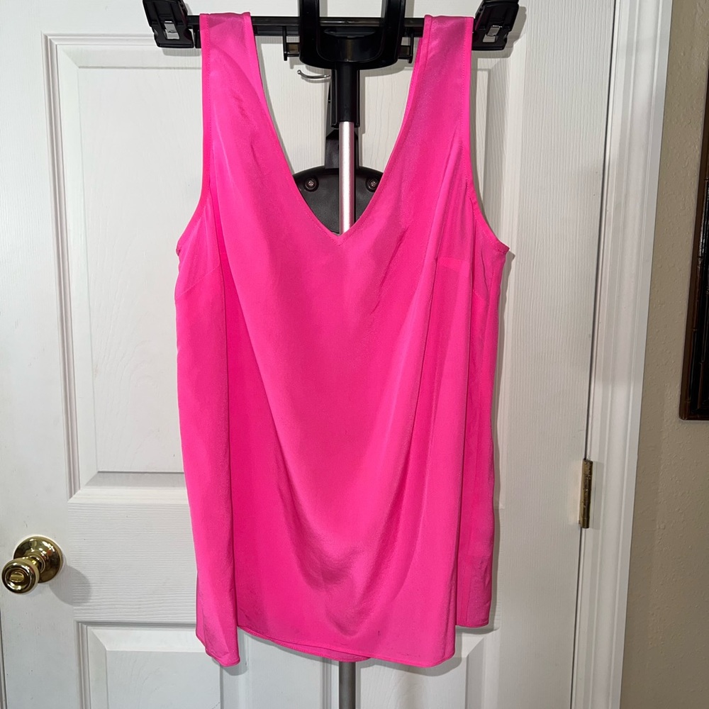 Lilly Pulitzer Bright Pink Silk Tank Top Shirt
Blouse Size XS